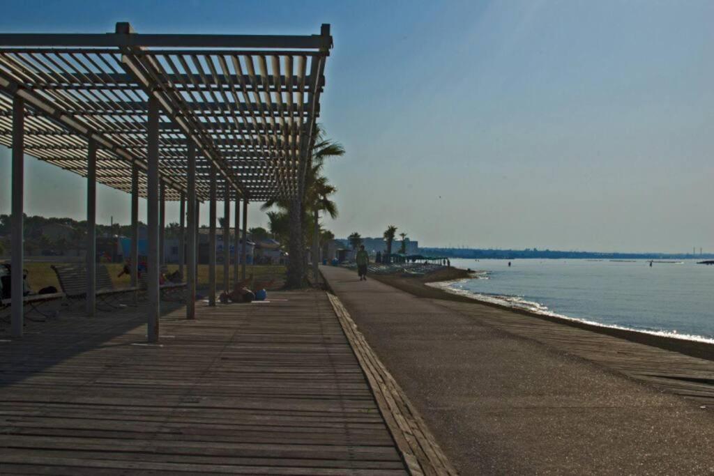 Oroklini Star 200Metres From The Sandy Beach Larnaka Exterior foto